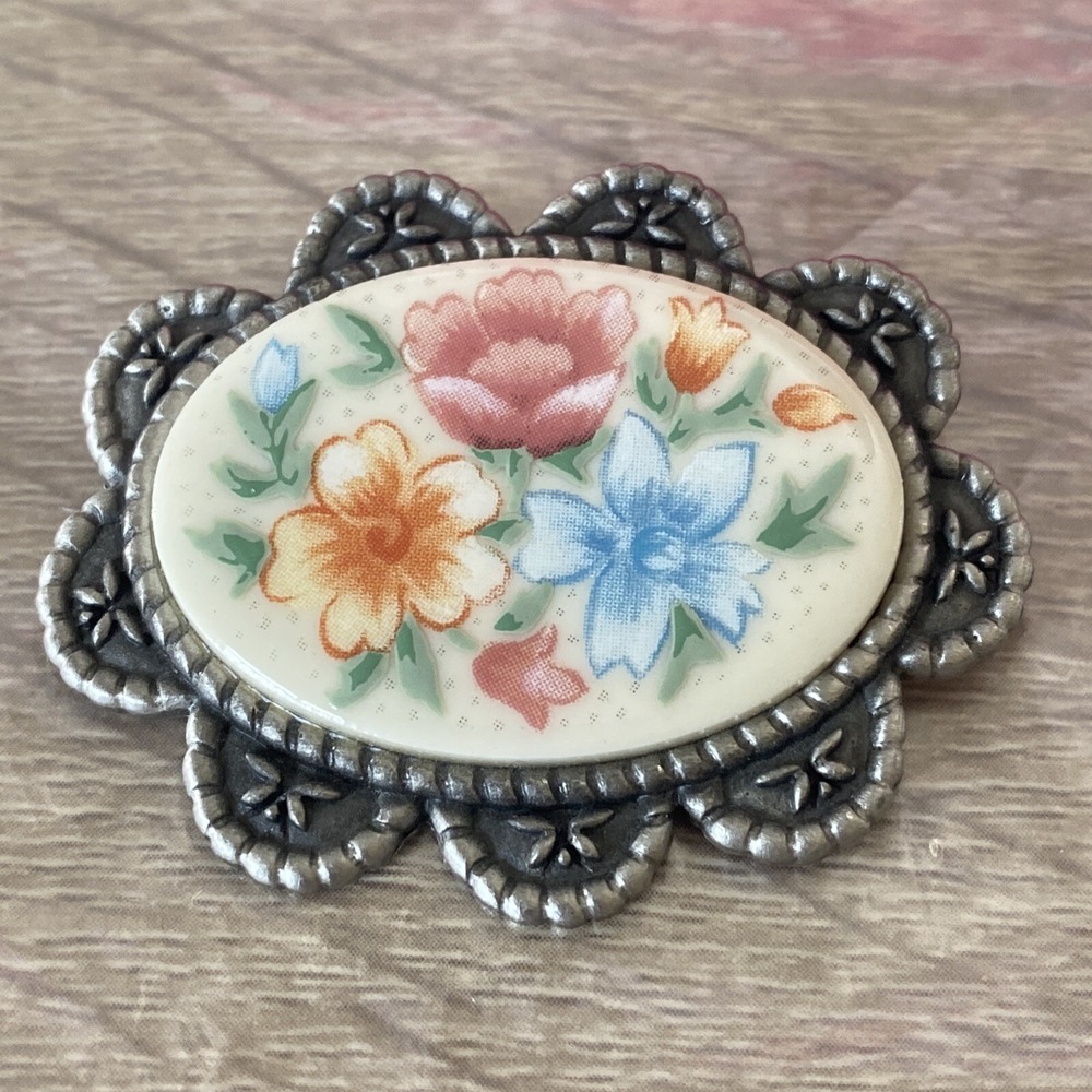 Longaberger Mother's Day Silver Tone Ceramic Flower 2003 Brooch Pin - Lovely!